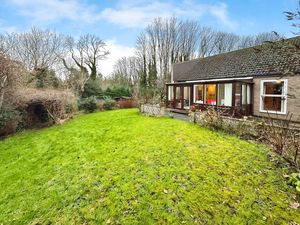 Photo 1- click for photo gallery